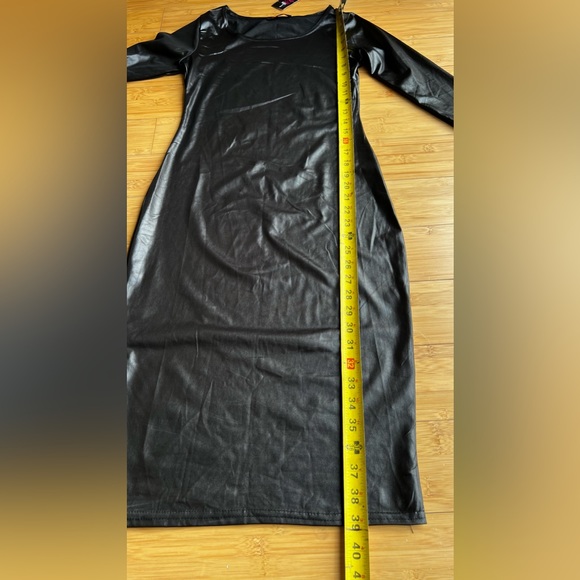 Charmaine black glossy long sleeves dress size S/M - Picture 7 of 10